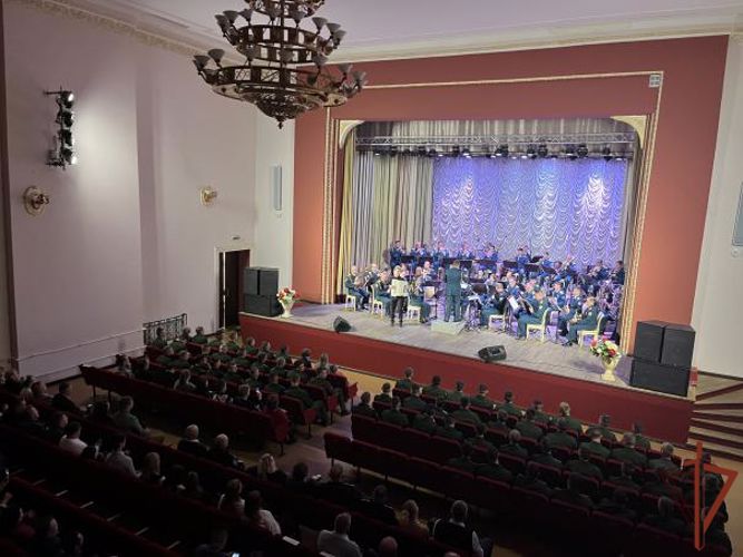 «Образцово-показательный оркестр Росгвардии выступил в Смоленске.»