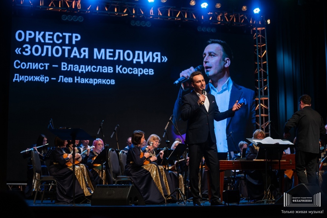 “У рояля рядом со Святославом Рихтером”